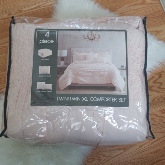 - Hallmart Collectibles

Amalina 4-Pc. Comfor - Picture 7 of 12